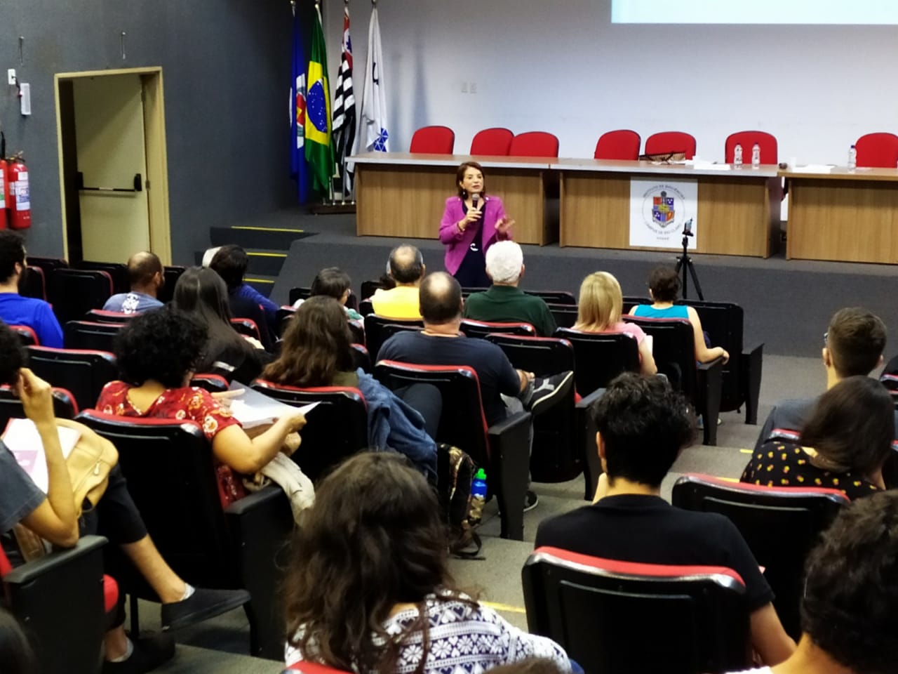 Read more about the article Professora Bebel ministra aula pública na UNESP de Rio Claro