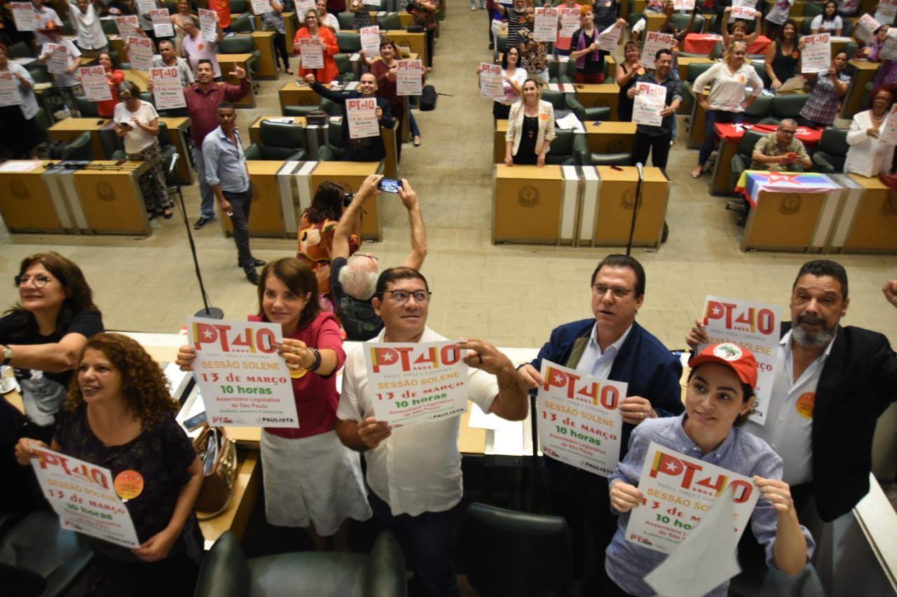 Read more about the article Aniversário de 40 anos do PT foi comemorado em sessão na ALESP