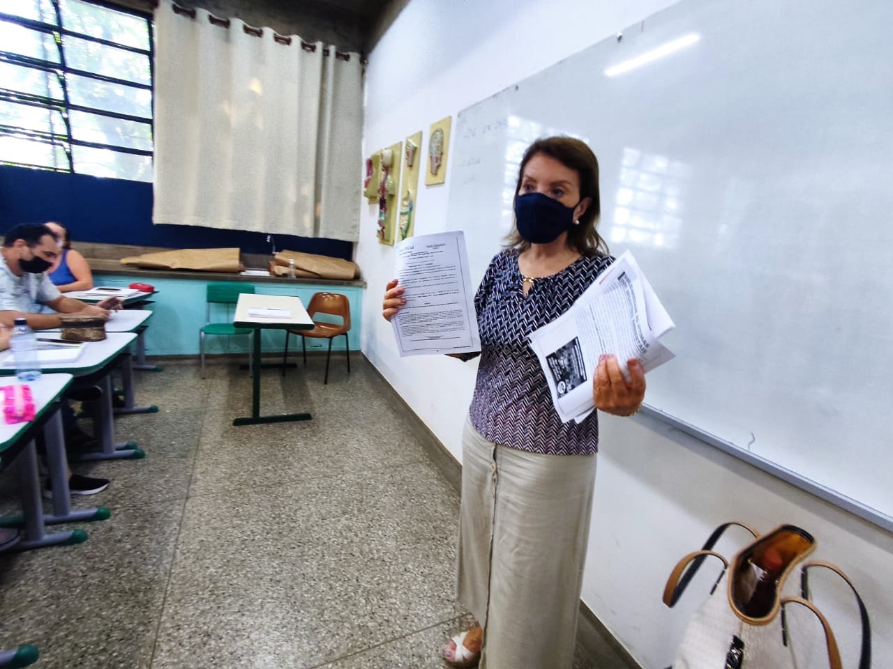 Read more about the article “Escolas PEI são excludentes”, afirma deputada Bebel