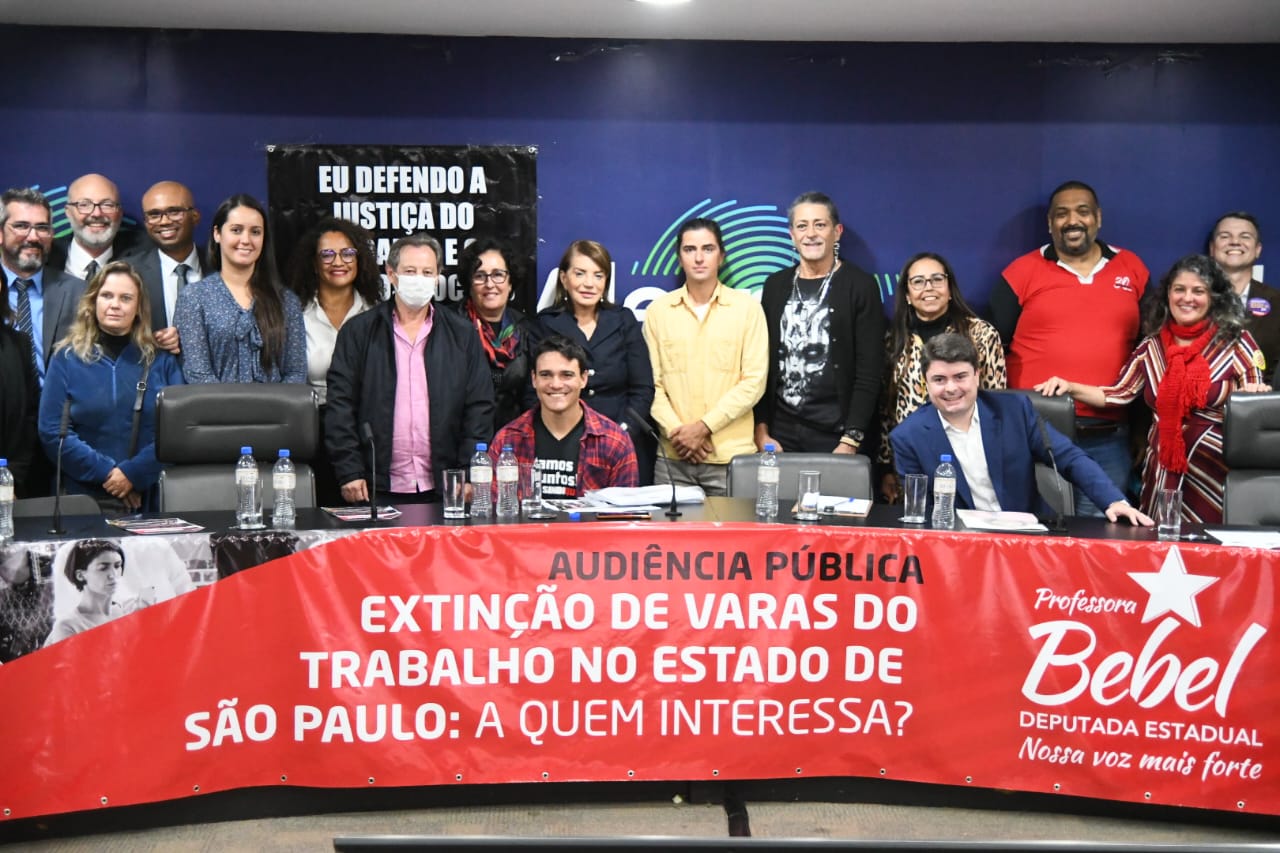 Read more about the article Deputada Professora Bebel promove Audiência Pública junto com o Sindiquinze