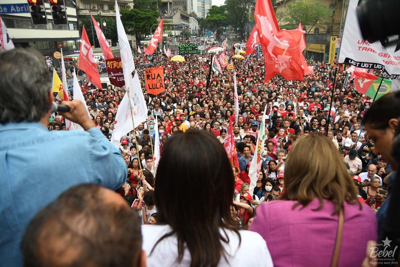 Read more about the article Caminhada da Educação com Professora Bebel e Haddad