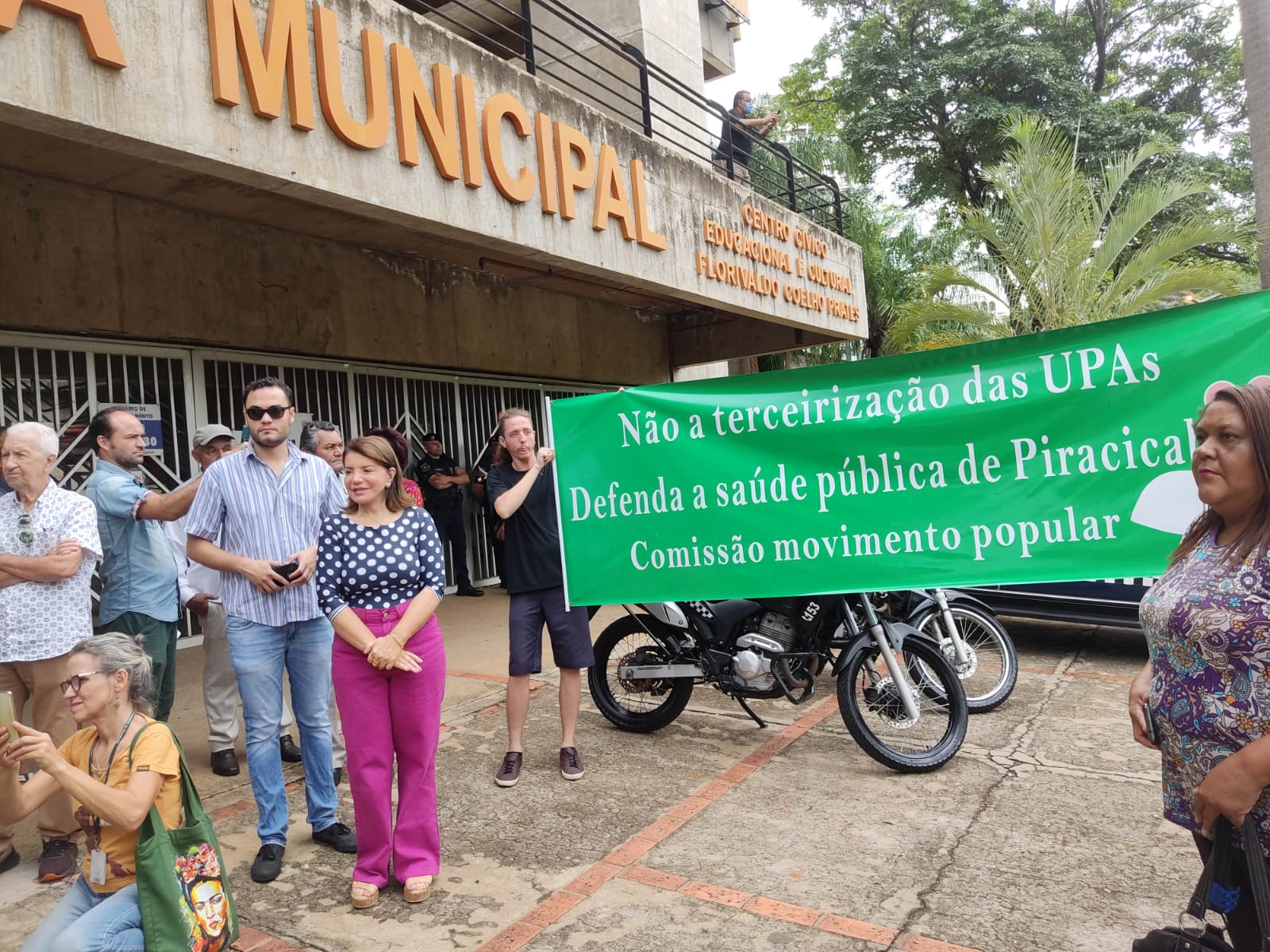 Read more about the article Moradores de Piracicaba protestam contra terceirização de UPAs