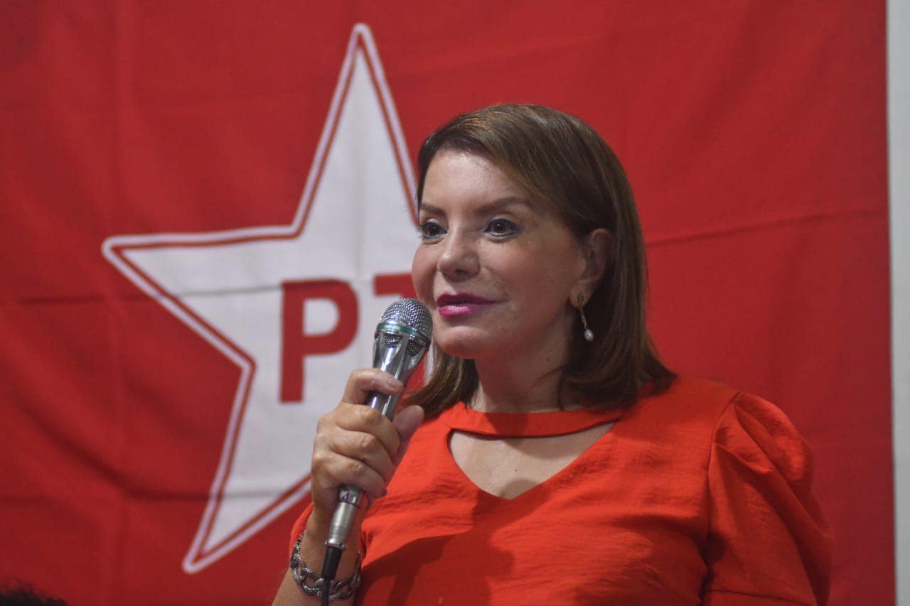 Read more about the article Bebel participa de debate político na zona leste da capital