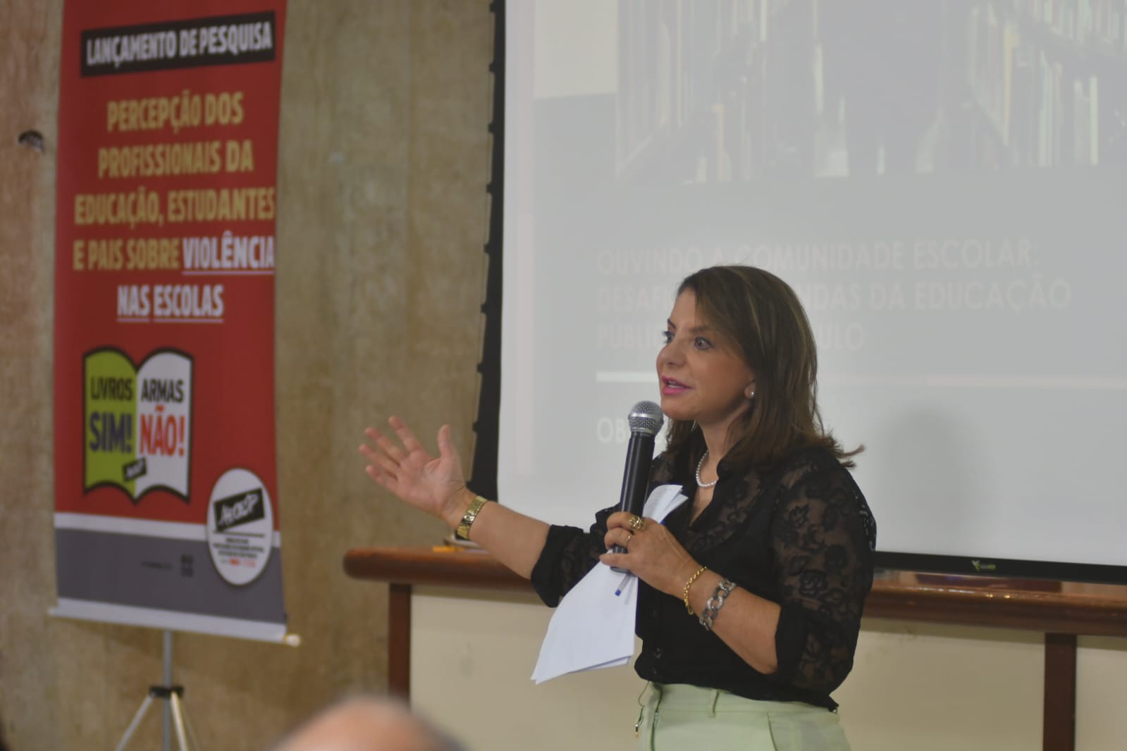 Read more about the article APEOESP apresenta pesquisa sobre violência nas escolas